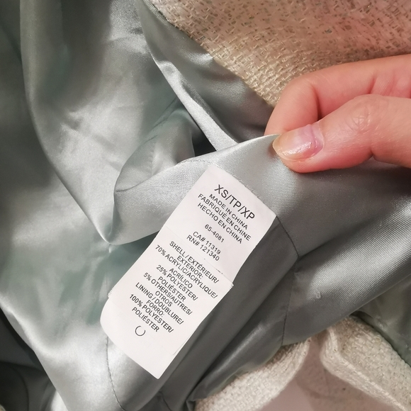 Dynamite White Cropped Blazer - Picture 5 of 6